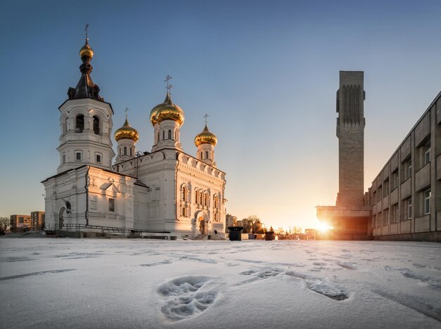 Photo temple d'alexandre nevsky à la gare de tver