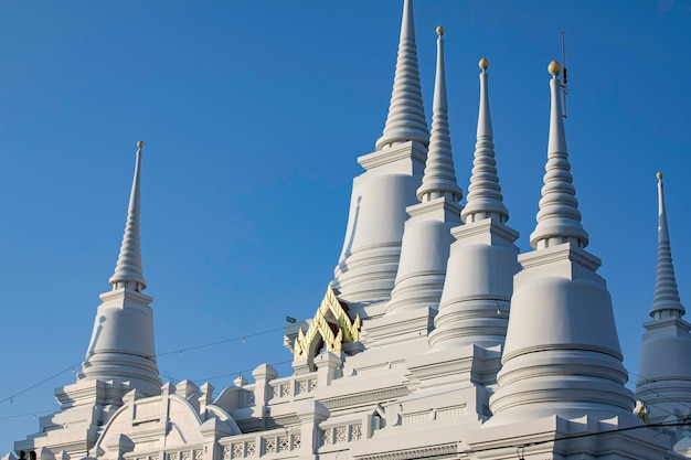 Temple d'Asokaram Province de Samut Prakan Vieux temple important pagode blanche