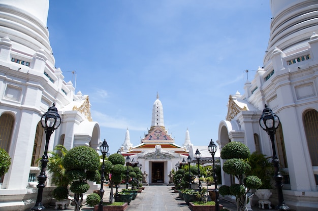 Temple blanc en Thaïlande.