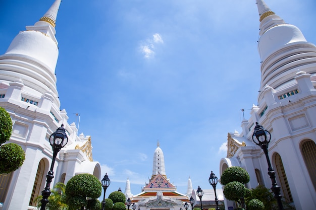 Temple blanc en Thaïlande.