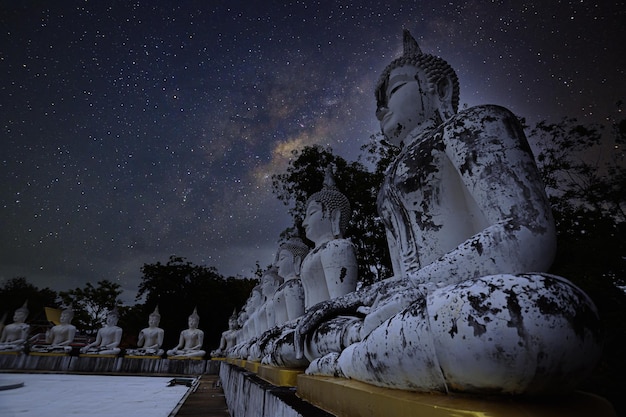 Temple bouddhiste Watpapromyan Respect, apaise l'esprit. en Thaïlande, province de Chachoengsao