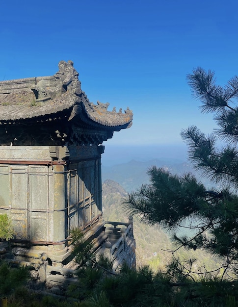 Un temple chinois sur la montagne