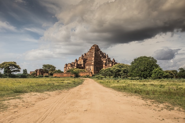 Temple Dhammayan Gyi, Old Bagan