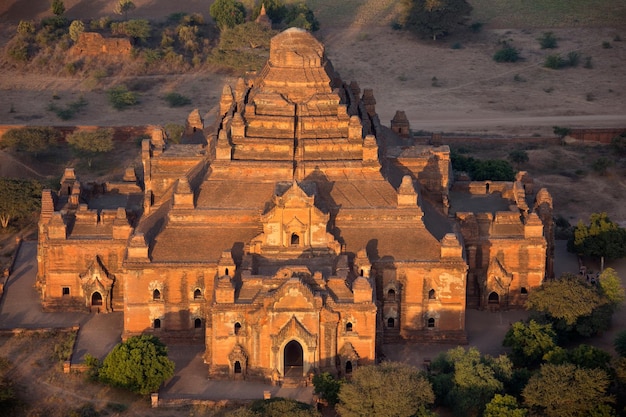 Photo temple dhammayangyi bagan birmanie