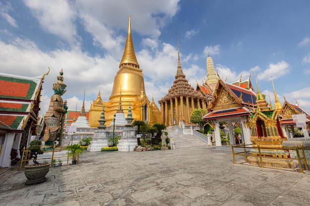 Temple du Bouddha d'Émeraude ou temple Wat Phra Kaew Bangkok Thaïlande