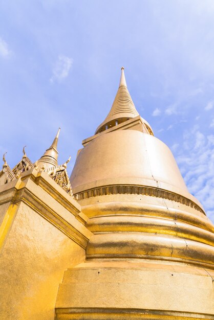 Le Temple du Bouddha d'Émeraude ou Wat Phra Kaew est un endroit célèbre pour les touristes