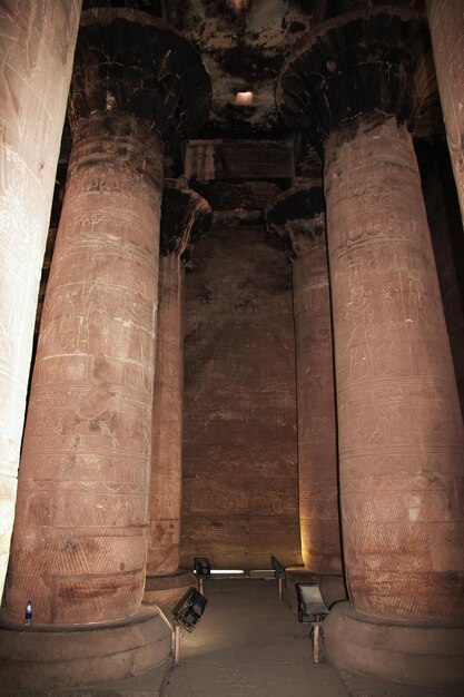 Photo le temple d'edfu sur le nil en égypte