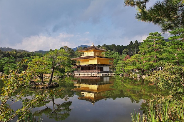 Temple Kinkakuji à Kyoto au Japon