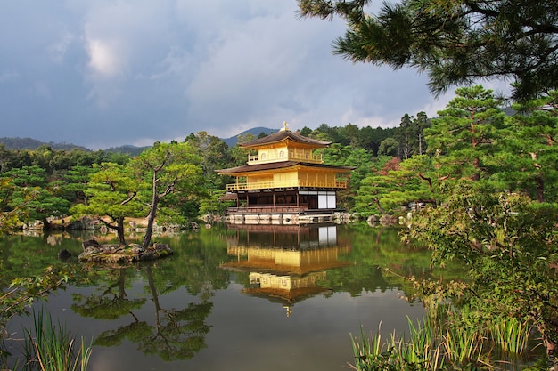 Temple Kinkakuji à Kyoto, Japon