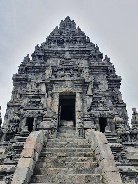 Temple de Prambanan avec composé Blue Sky inclus dans la liste du patrimoine mondial, Yogyakarta, Indonésie