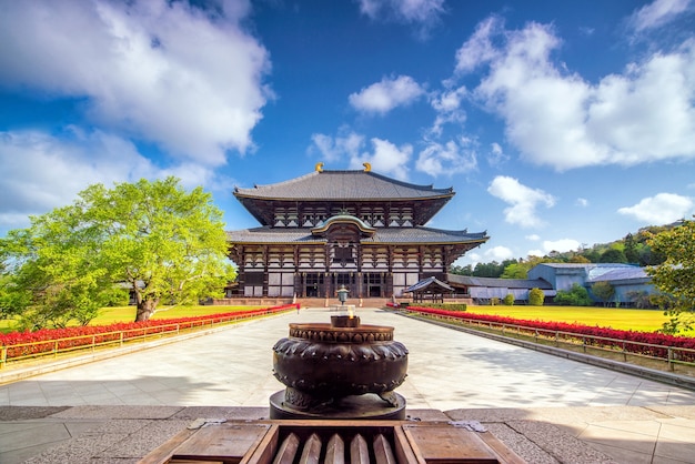 Temple Todaiji à Nara, Japon avec ciel bleu