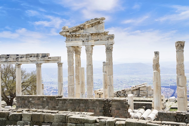 Temple de Trajan dans la ville antique de Pergame, Bergame, Turquie