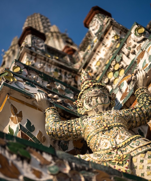 Temple Wat Arun à Bangkok en Thaïlande Éléments de décor Wat Arun est l'un des monuments les plus connus de la Thaïlande Temple de l'Aube célèbre destination touristique à Bangkok