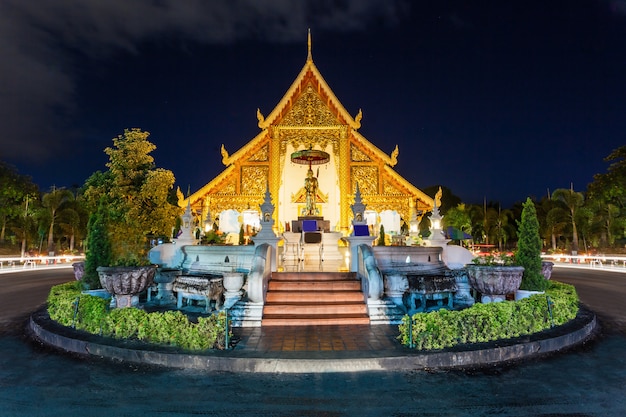 Temple Wat Chedi Luang à Chiang Mai En Thaïlande
