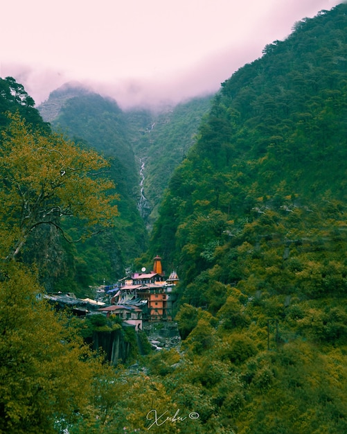 Photo le temple de yamunotri