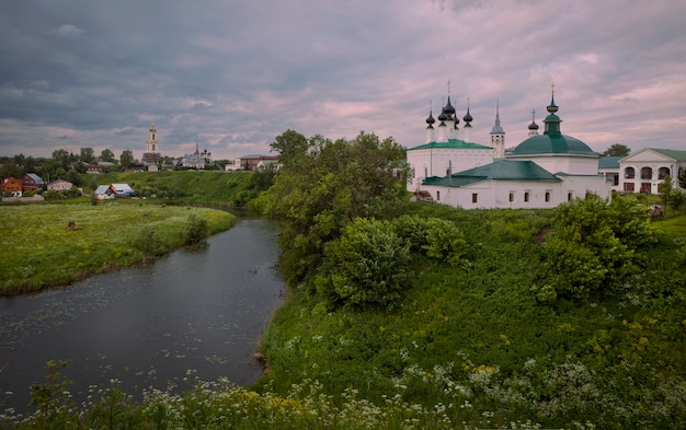 Temples et monastères antiques de la ville de Souzdal Russie