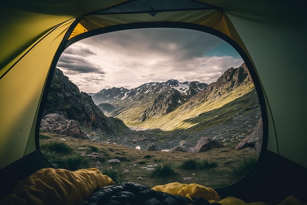 Une tente avec vue sur les montagnes