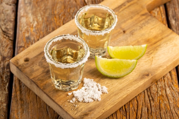 Tequila au citron vert et sel