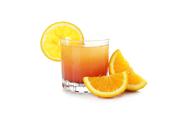 Tequila sunrise cocktail isolé sur fond blanc