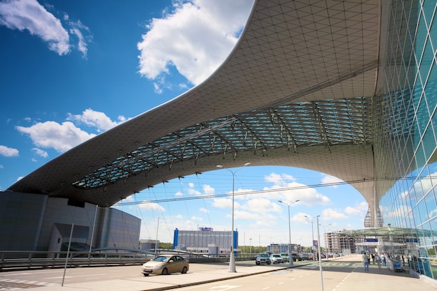 Terminal de l'aéroport international moderne. Int lignes.