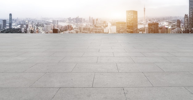 Terrain routier et paysage architectural urbain