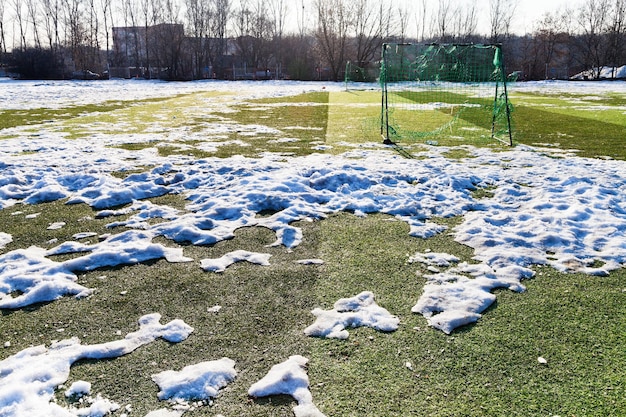 Photo terrain de soccer extérieur enneigé