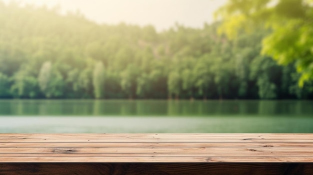 une terrasse en bois donnant sur un lac avec des arbres en arrière-plan