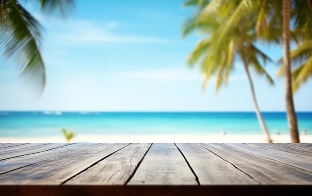 terrasse en bois avec plage tropicale en arrière-plan