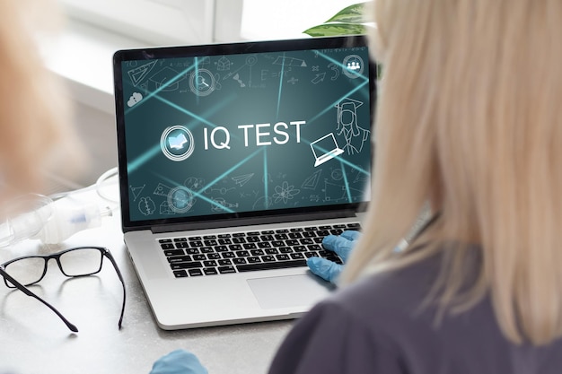 Le test de QI de l'école Le concept d'éducation du niveau des enfants d'âge préscolaire.