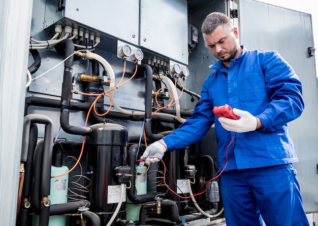 Test de résistance des capteurs de température dans la section d'alimentation en froid de l'unité de ventilation