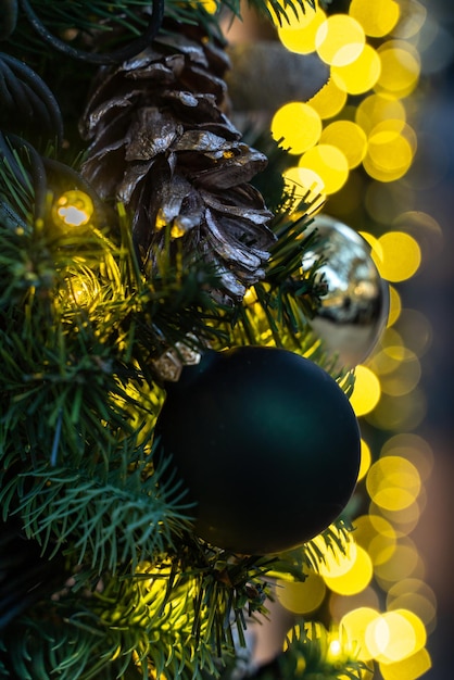 Texture de décoration de Noël avec des lumières floues