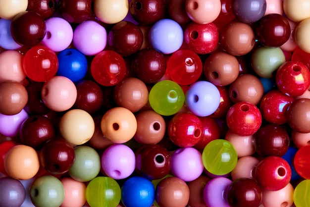 Texture de fond de close-up de perles multicolores. Concept de texture et de fond.