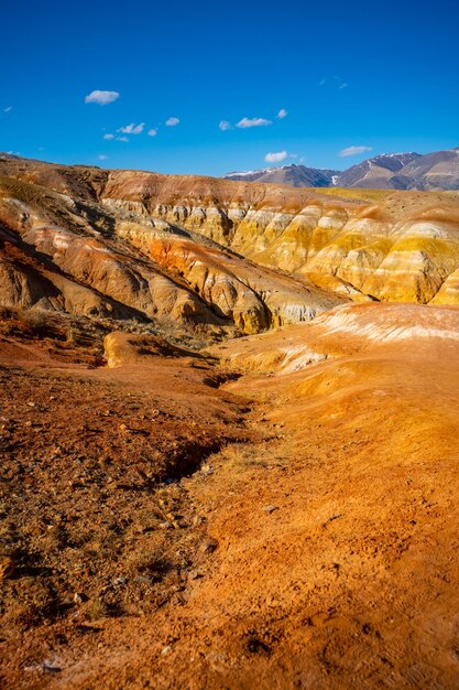 Texture naturelle du grès dans Mars coloré dans les montagnes de l'Altaï lieu nommé Mars 1 dans la République de l'Altaï Russie