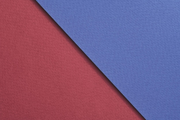 Texture de papier d'arrière-plan en papier kraft rugueux couleurs bleu bordeaux rouge Maquette avec espace de copie pour textxA