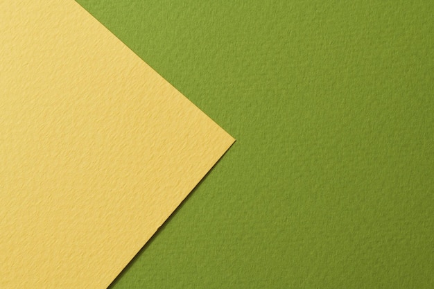 Texture de papier de fond de papier kraft rugueux couleurs vert jaune Maquette avec espace de copie pour le texte