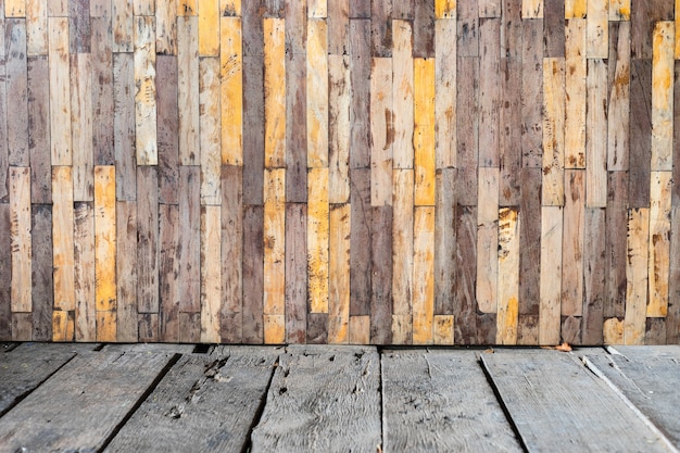 Texture d&#39;une paroi de palette en bois jaune