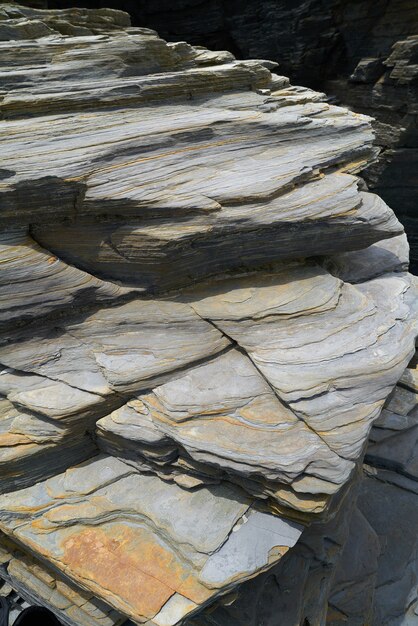 Texture de la pierre d’ardoise à Playa las catedrales Ribadeo