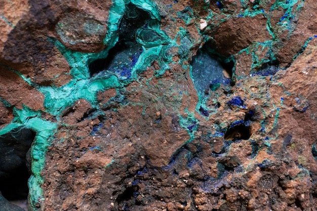 Texture de pierre naturelle avec des veines de malachite, géologie.