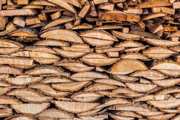 Texture plate de la pile de restes de bois de chauffage