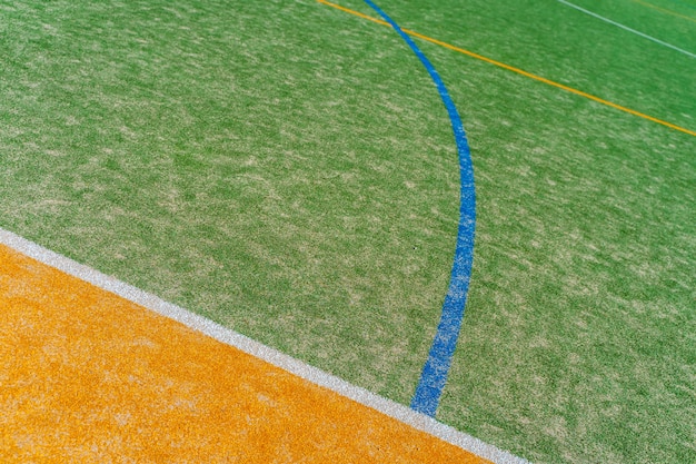 Photo texture d'un terrain de sport extérieur vu d'en haut coupe verte de paddle-tennis avec des lignes blanches
