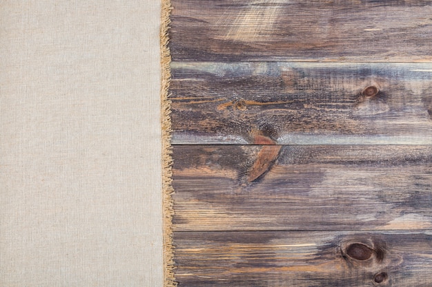 Texture de la toile de jute sur une table en bois