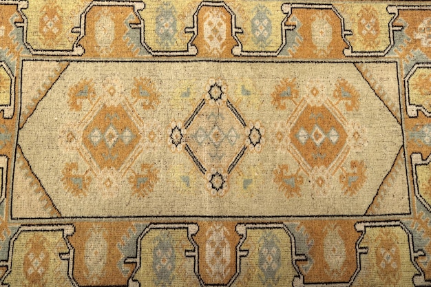 Textures et motifs en couleur des tapis tissés