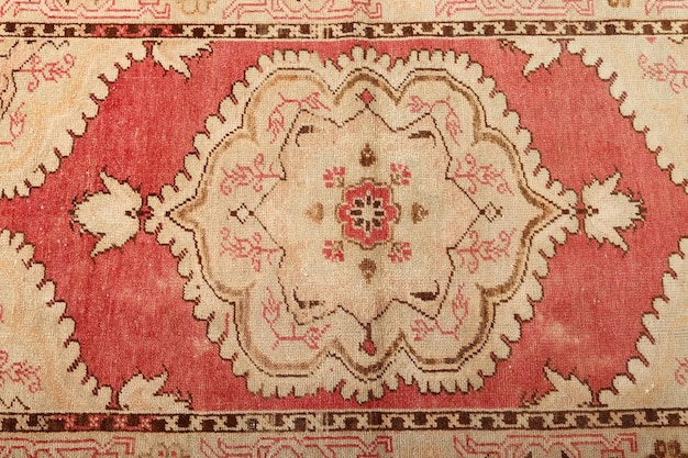 Textures et motifs en couleur des tapis tissés