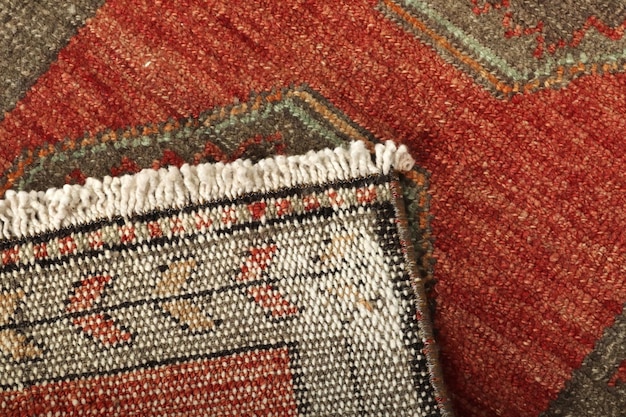 Textures et motifs en couleur des tapis tissés