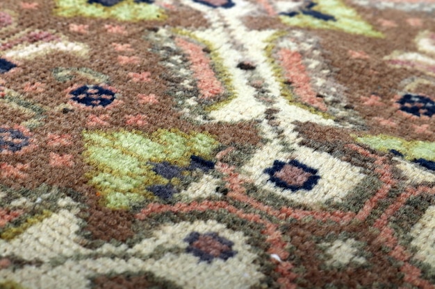 Textures et motifs en couleur des tapis tissés