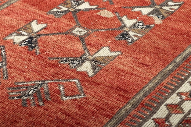 Textures et motifs en couleur des tapis tissés