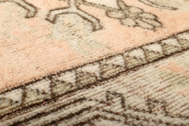 Textures et motifs en couleur des tapis tissés