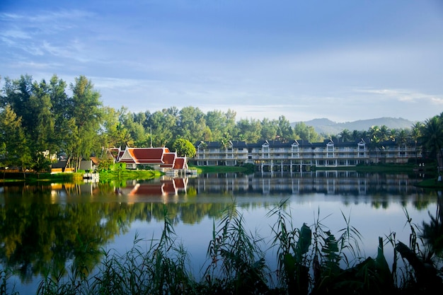 Thaïlande phuket célèbre autour de l'hôtel de villégiature du lac