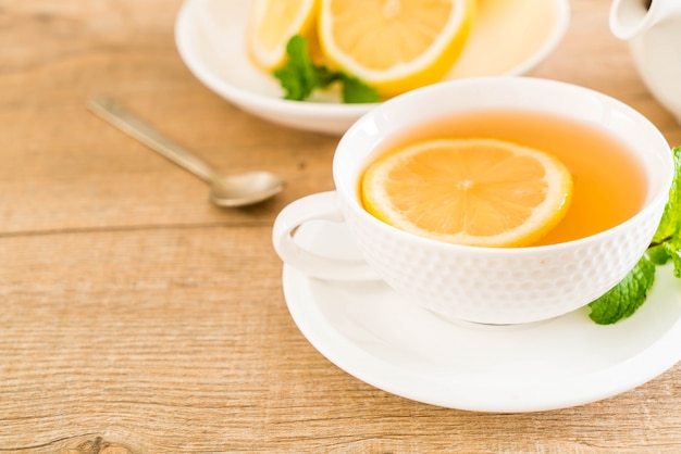 thé au citron chaud