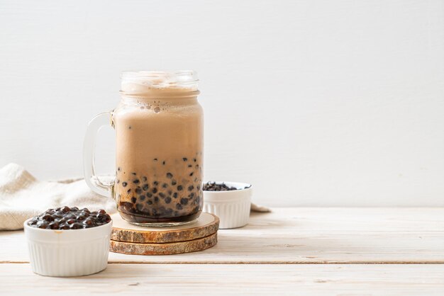 Thé au lait taïwanais avec bulles